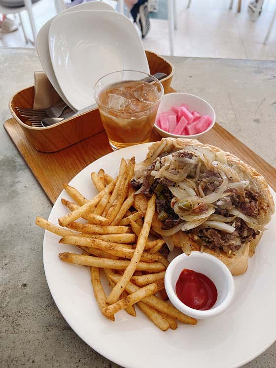 필라치즈 버거 메뉴 사진(네이버)