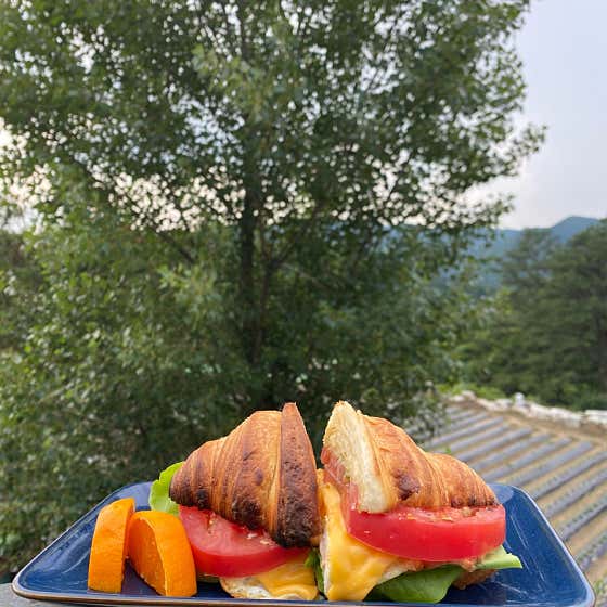 크로와상샌드위치 메뉴 사진(네이버)