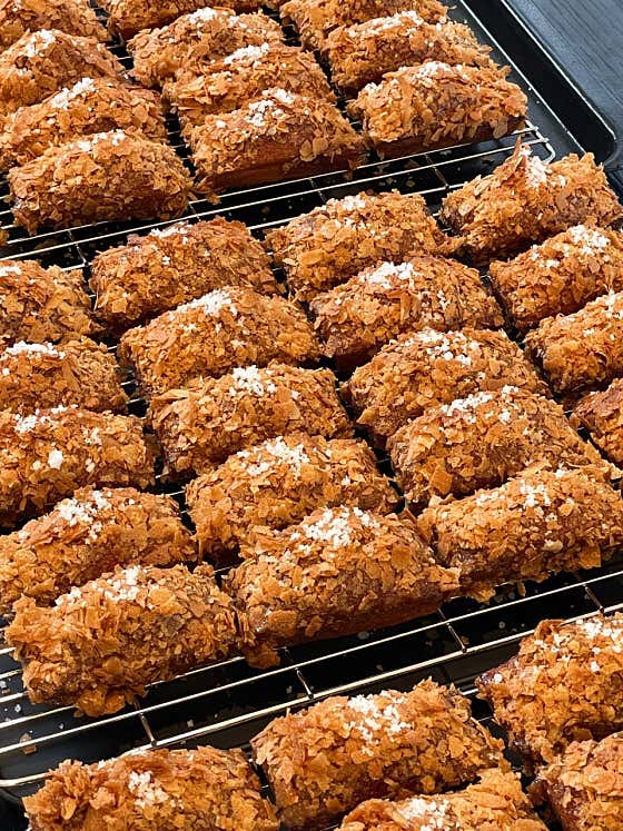 크리스피휘낭시에(솔티캬라멜) 메뉴 사진(네이버)