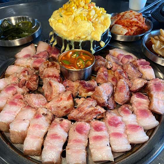 두툼 백돼지 근고기 메뉴 사진(네이버)