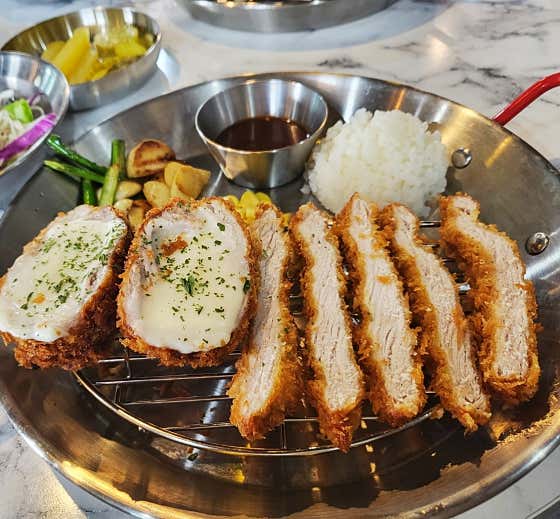 반반돈까스 메뉴 사진(네이버)