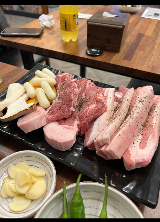 흑돼지오겹.목살 메뉴 사진(네이버)