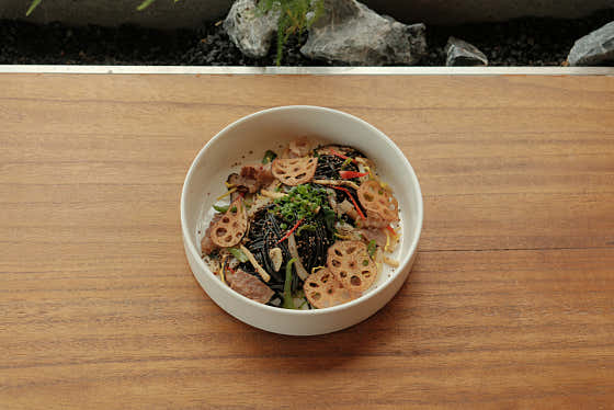 바삭연근튀김 통들깨면 메뉴 사진(네이버)