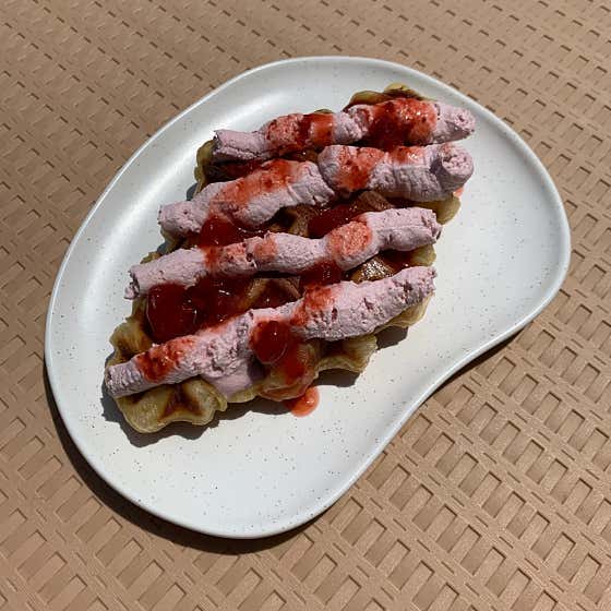 딸기크로플 메뉴 사진(네이버)