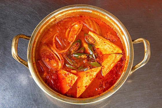 흑돼지김치찌개 메뉴 사진(네이버)