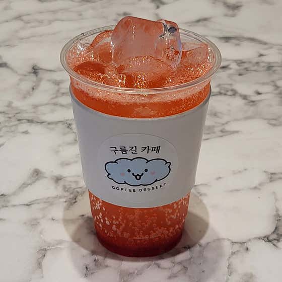 딸기에이드 메뉴 사진(네이버)