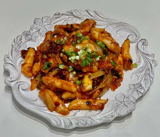 고요엔 봄 비프 떡볶이 메뉴 사진(네이버)