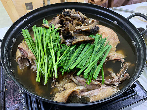 한방오리능이 백숙 메뉴 사진(네이버)