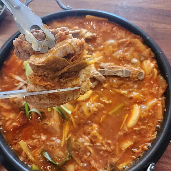 한돈 생갈비 김치찌개 메뉴 사진(네이버)