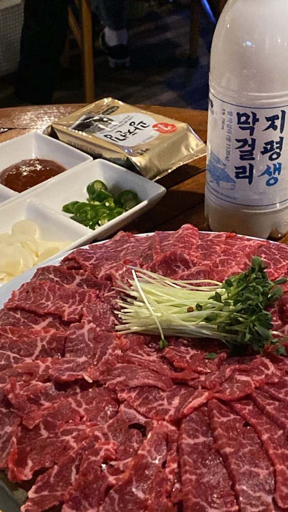 육사시미(한우암소1등급)220g 메뉴 사진(네이버)
