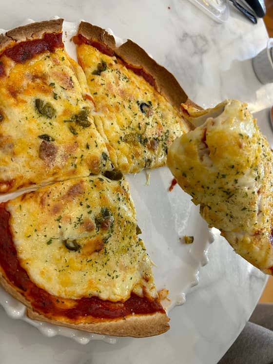 또띠아치즈피자 메뉴 사진(네이버)