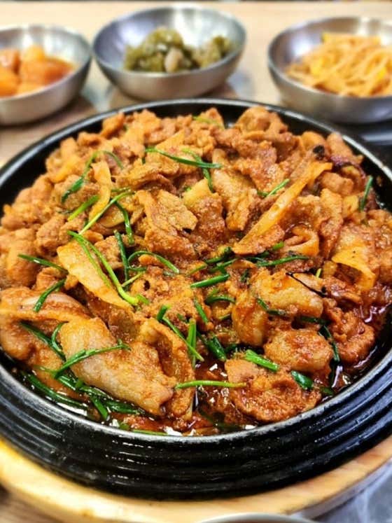 제육볶음정식(12첩) 메뉴 사진(네이버)