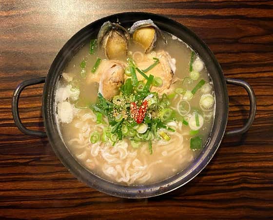 닭한마리 백숙(칼국수사리포함) 메뉴 사진(네이버)