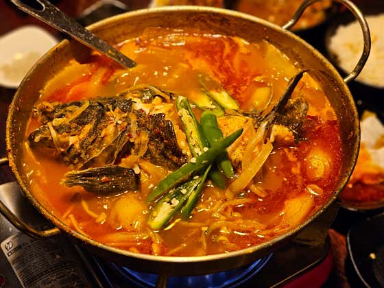 통우럭매운탕(2마리) 메뉴 사진(네이버)