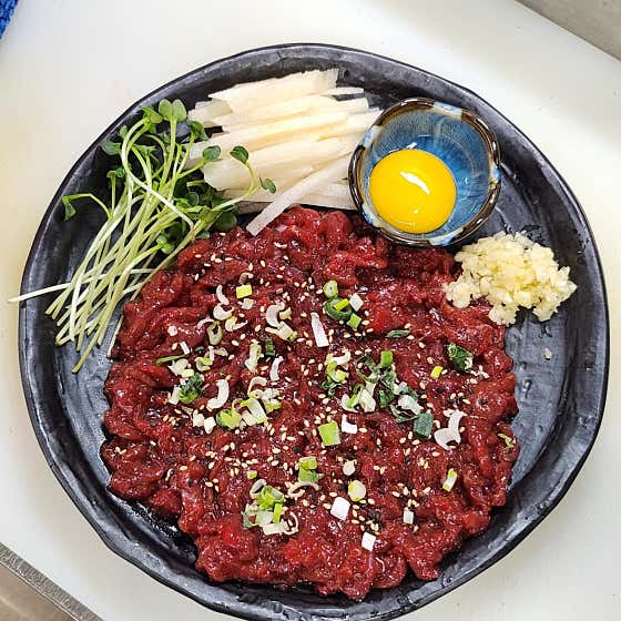 한우 국내산 육회200g(소) 메뉴 사진(네이버)