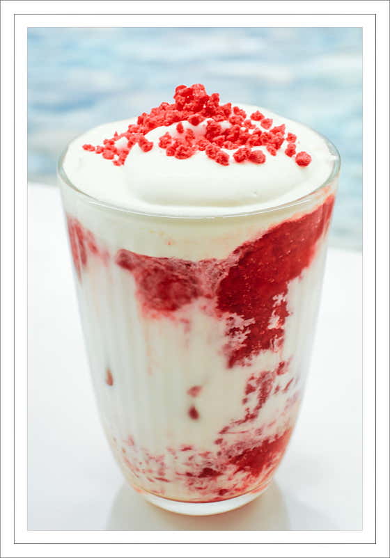 딸기라떼 StrawberryLatte 메뉴 사진(네이버)