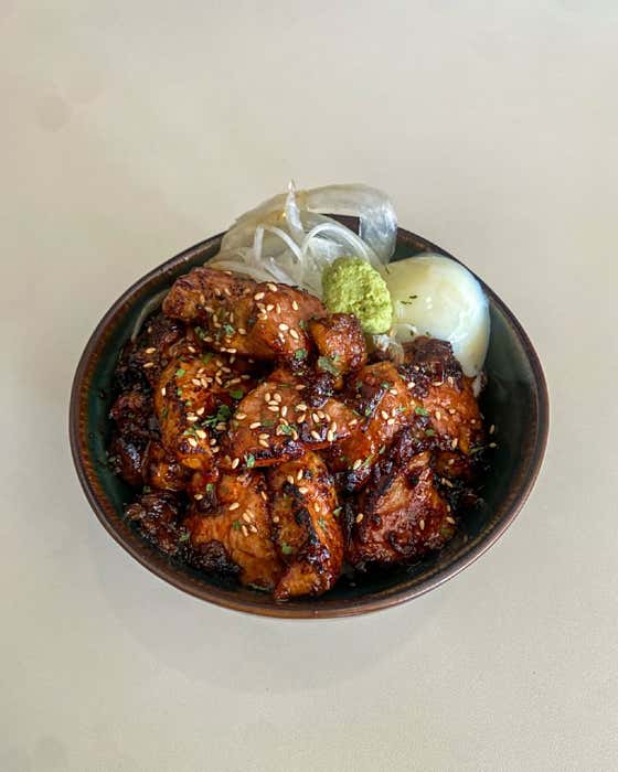 안심스테이크덮밥 메뉴 사진(네이버)
