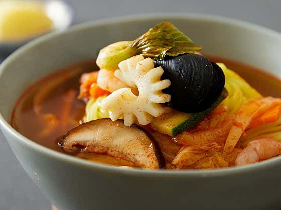매콤 홍짬뽕 메뉴 사진(네이버)