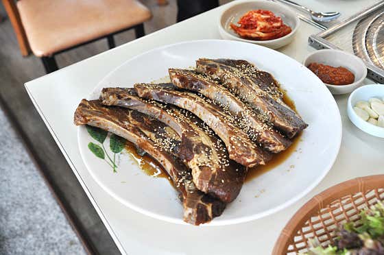 돼지갈비 300g 메뉴 사진(네이버)