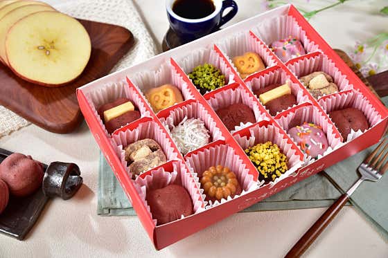 사과빵 스페셜(토핑) 15개입 1세트 메뉴 사진(네이버)