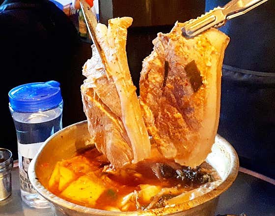 생고기김치찌개 메뉴 사진(네이버)