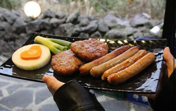 흑돈수제 떡갈비 소시지 모듬 메뉴 사진(네이버)