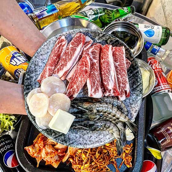 명품 한우1++ 차돌삼합 2인 메뉴 사진(네이버)