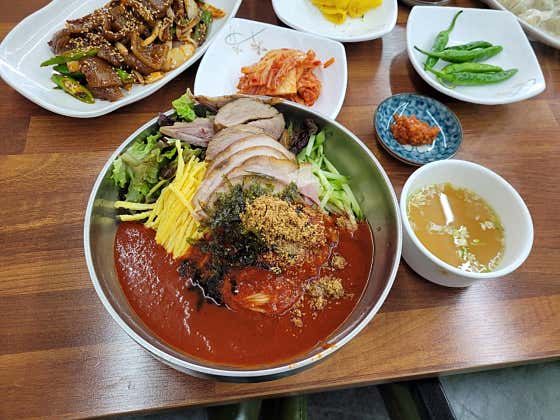비빔족발국수 메뉴 사진(네이버)