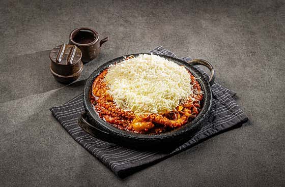 솥밥 + 돌판 치즈낙지볶음 메뉴 사진(네이버)