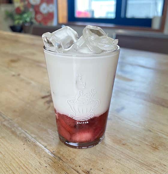 딸기라떼(Only Iced) 메뉴 사진(네이버)