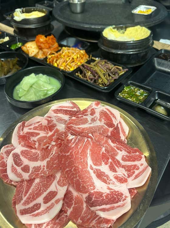 구워먹는 얇은목살(100g) 메뉴 사진(네이버)