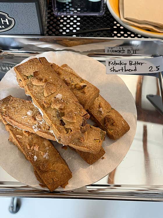 Pistachio shortbread 메뉴 사진(네이버)