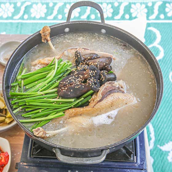 능이오리백숙(2~3인) 메뉴 사진(네이버)