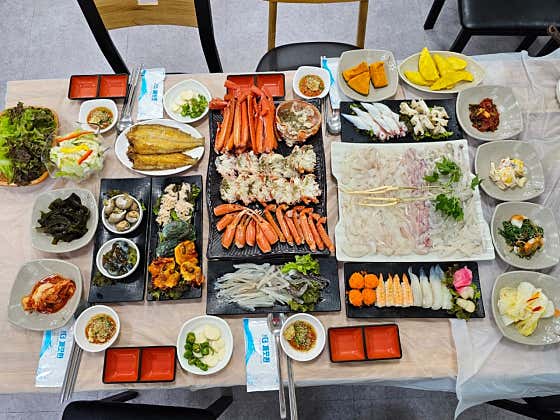 홍게+회 SET 메뉴 사진(네이버)