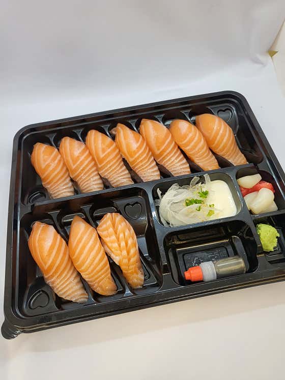 연어초밥10p 메뉴 사진(네이버)