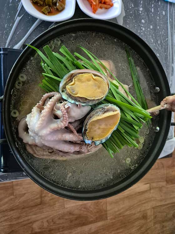 산닭한방백숙 메뉴 사진(네이버)