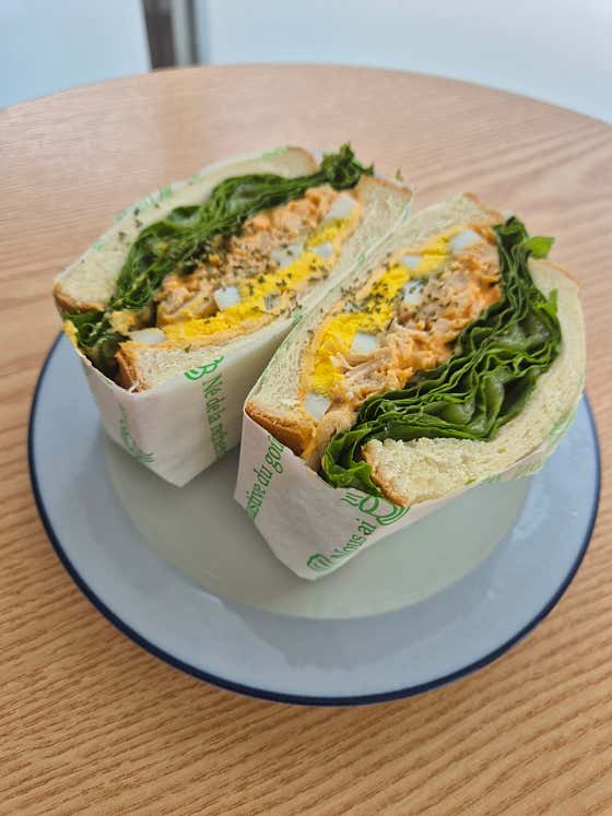 스리라차샌드위치 메뉴 사진(네이버)
