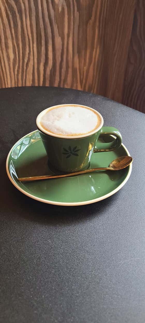 솔트 숏 라떼 메뉴 사진(네이버)