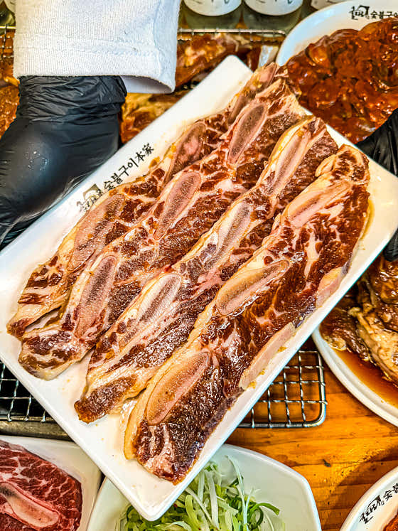 숯불 LA 양념갈비 250g 메뉴 사진(네이버)