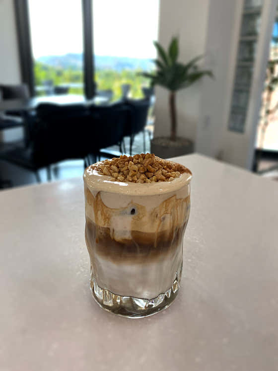 땅콩크림라떼(ICE)🥜 메뉴 사진(네이버)