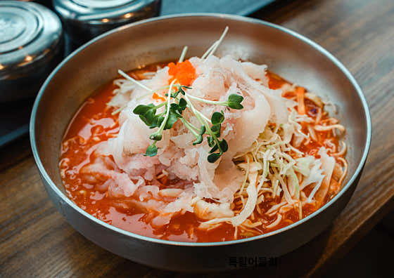 항아리 (특)활어 물회 메뉴 사진(네이버)