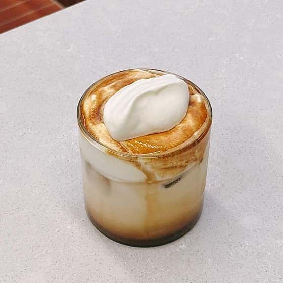 아인슈페너 HOT/ ICE 메뉴 사진(네이버)