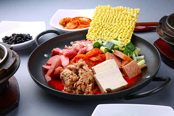 종합 김치찌개 (2인 이상) 메뉴 사진(네이버)