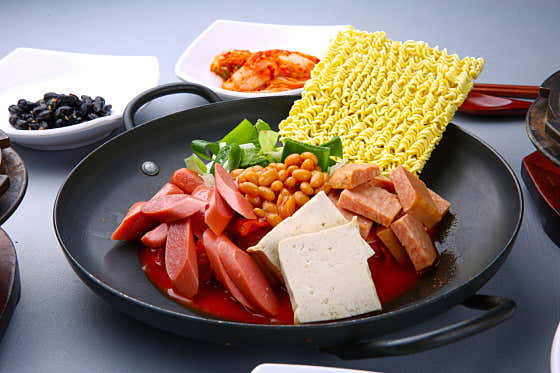 부대 김치찌개 메뉴 사진(네이버)