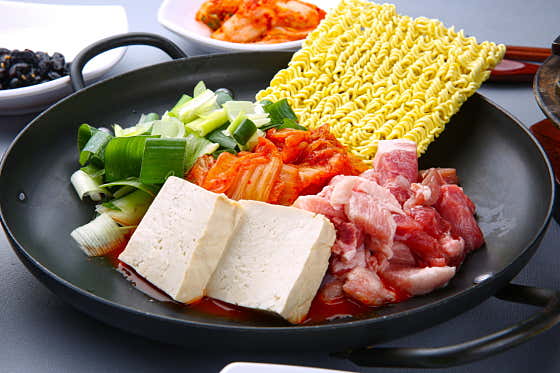돼지 김치찌개 메뉴 사진(네이버)