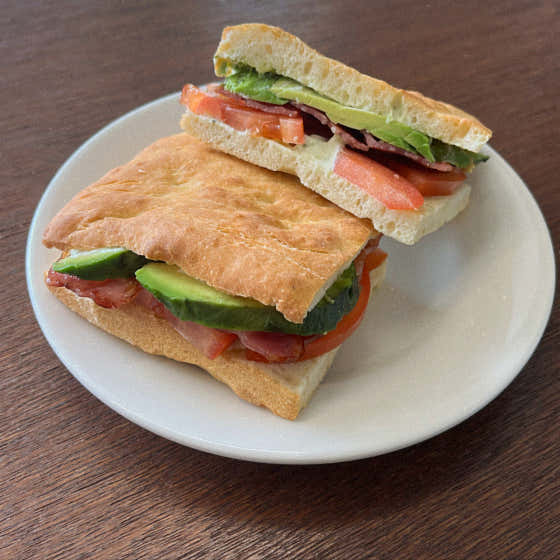 Bacon avocado 메뉴 사진(네이버)