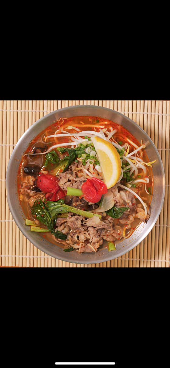 매운 차돌 쌀국수 메뉴 사진(네이버)