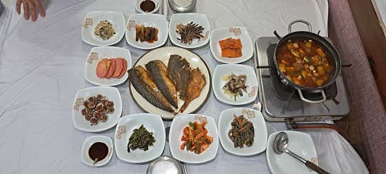 (모듬생선or제육 * 찌개) 메뉴 사진(네이버)
