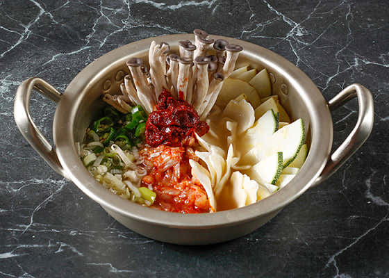 얼큰 김치 수제비 메뉴 사진(네이버)