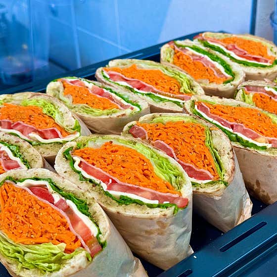 당근라페 바질 샌드위치 메뉴 사진(네이버)